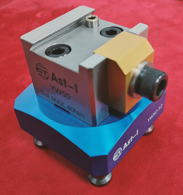OEM 精密ダブテール固定具 4 軸機械合金鋼 YW50-52
