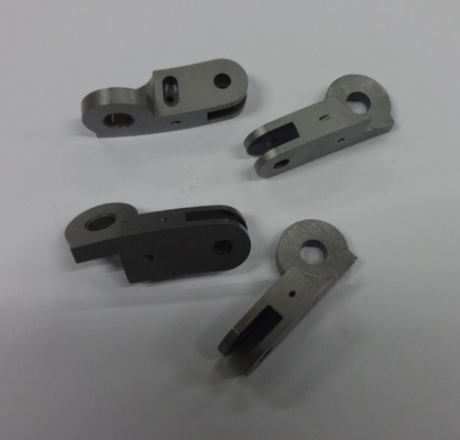 カスタマイズされた 15 ISO のバリ取りをする陽極酸化されたステンレス鋼 CNC によって機械で造られる部品