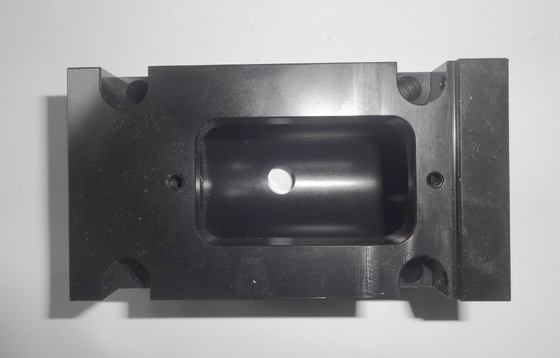 硬度注文 CNC アルミニウム部品 120mm の陽極酸化された CNC のフライス加工の部品
