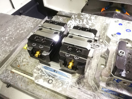 CNC のフライス盤 75150D のための適用範囲が広い第 4 軸の据え付け品/軸の万力