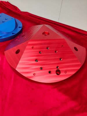 多台紙96mm CNCの暴徒CNCの締め金で止める据え付け品5軸線のための3つの働く側面のピラミッド